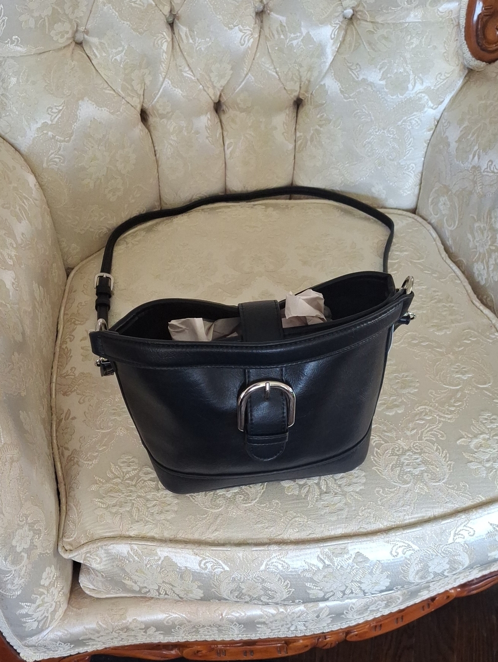 Ladies Brand New With Tag Classic Black Leather Shoulder Bag with Buckle Detail
